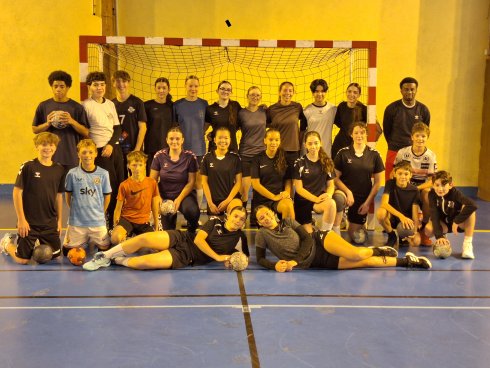 🤾♀️ Stage de la Toussaint : nos U15F et U18F réunies ! 💙💛